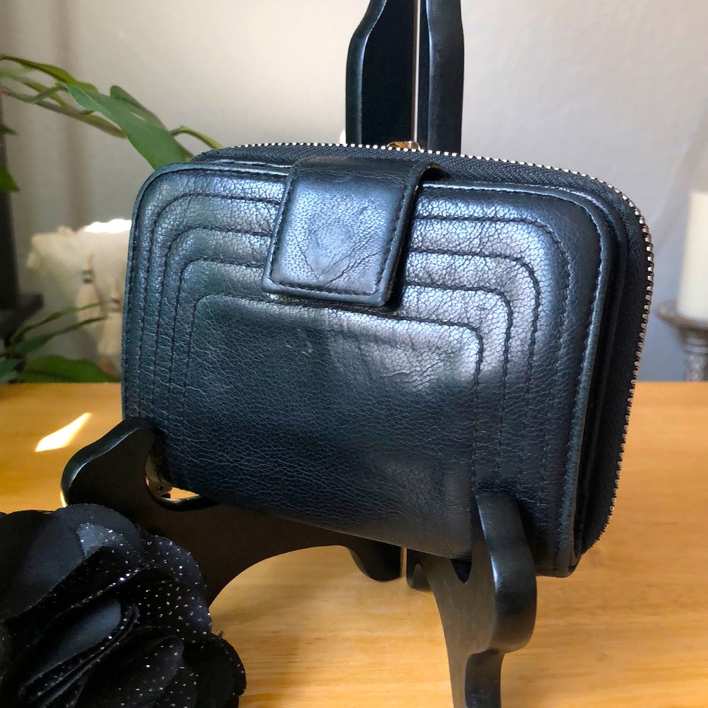 SALVATORE FERRAGAMO VINTAGE ZIP BI-FOLD WALLET